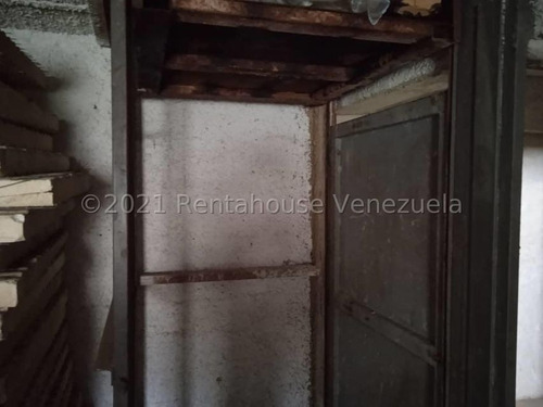 Imagen 9 de 15 de Ramiro E. Ruiz Vende Edificio En El Cementerio Mls #22-11071