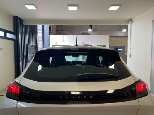 Imagen 11 de 25 de Peugeot 208 Feline Tiptronic 1.6