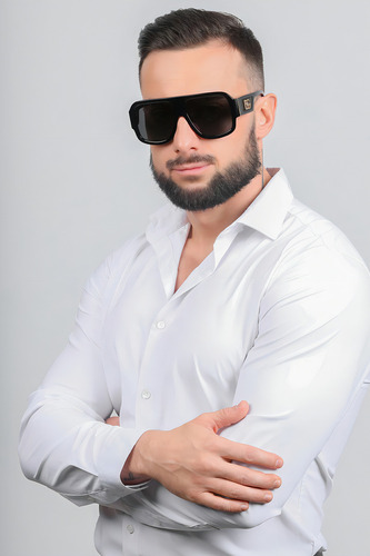 Lentes Sol Dolce & Gabbana Dg4401 Square Oversized Italy 58 Lente Gris Oscuro Varilla Negro/dorado Armazón Black Gold Dark Grey 501 87 Diseño Iconic Square