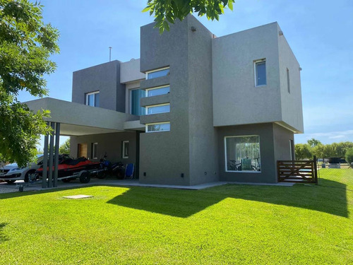 Casa En Venta - 4 Dormitorios 5 Baños - Cocheras - 1000mts2 - Haras Del Sur Ii