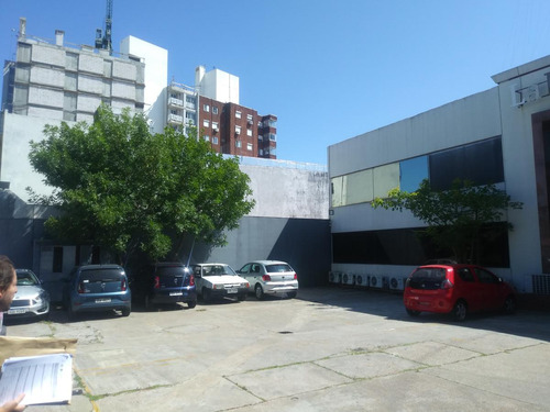 Edificio Comercial - La Blanqueada