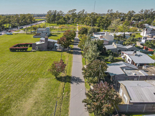 Terreno Con Frente Al Sur De 343m² En Tango