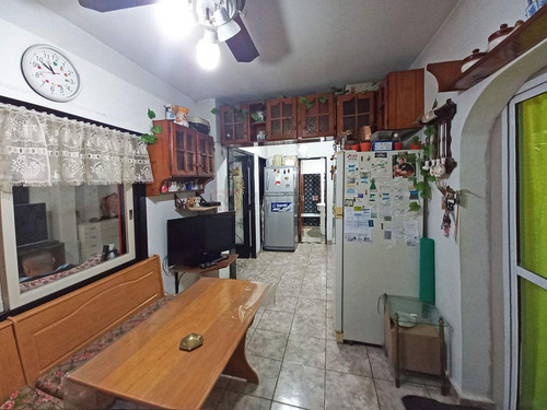 Venta Ph Al Fondo 4 Ambientes Con Patio Y Terraza En Parque Avellaneda