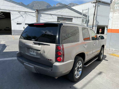 Imagen 8 de 15 de Gmc Yukon 2007 C 5p Denali 6.2l 403 Hp Aut