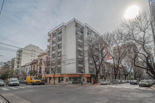 Malabia Y Paraguay. Edificio En Esquina.