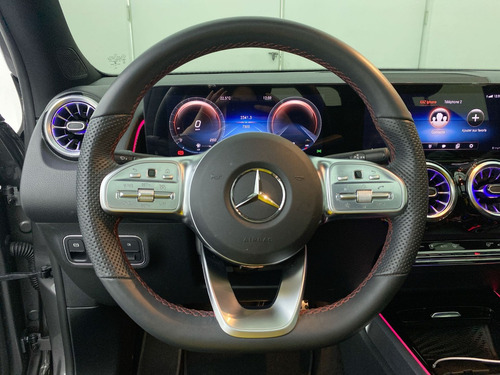 Imagen 16 de 25 de Mercedes Benz Glb 200 Amg Line 1.3