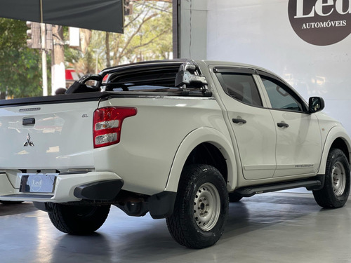 Mitsubishi Triton Tri GL 2.4 CD 4x4 Die. Mec. 2023