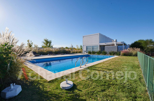 Nuevo Lanzamiento| Lote Al Agua En Venta - Barrio Orillas - Puertos