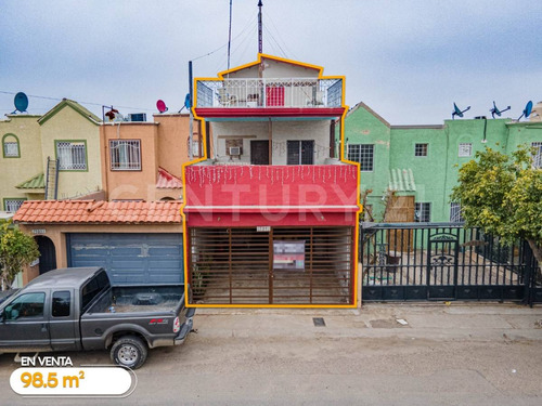 Casa En Venta De 3 Recamaras En Fraccionamiento El Valle, Tijuana B.c.