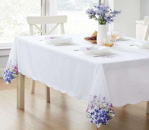 Mantel Rectangular Bordado De Hortensias 152 X 259 Cm