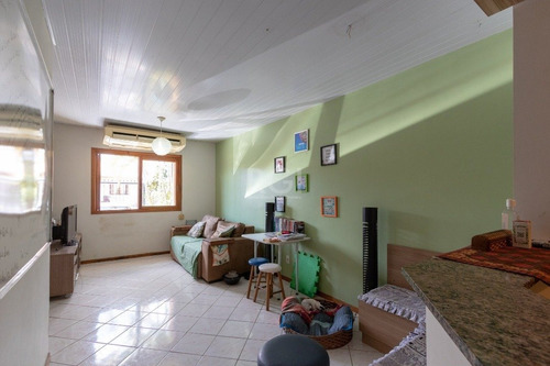 Casa Em Hípica Com 2 Dormitórios - Lu432463
