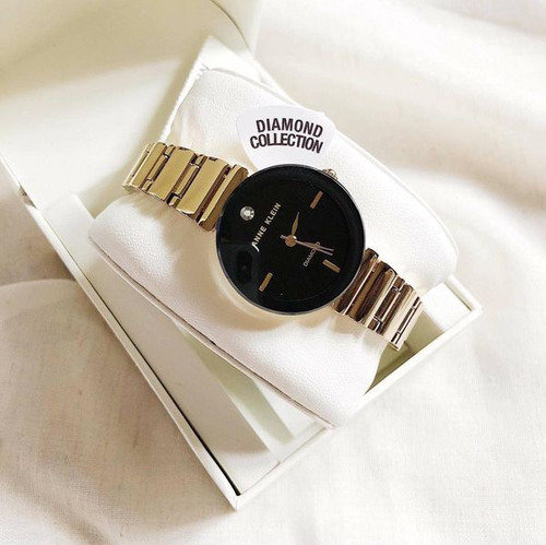 Anne Klein Reloj De Pulsera Para Mujer Ak/2434bkgb Detalles De Diamantes Color de la correa Dorado Color del bisel Negro Color del fondo Negro