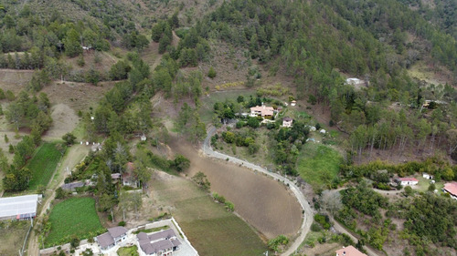 Imagen 3 de 11 de Villa A La Venta En Constanza Con Vista Al Valle Y A Las Montañas