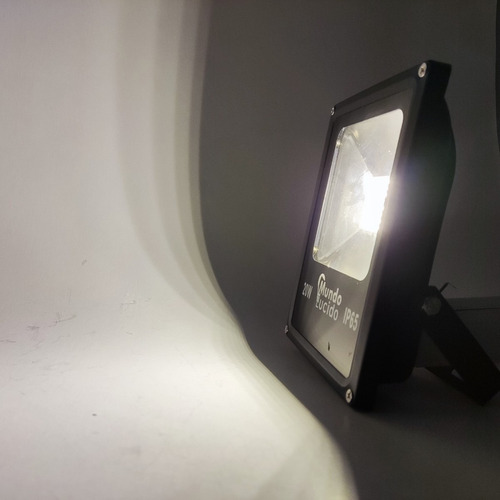 Imagen 4 de 6 de Reflector Led De 20 Watts Para Exterior (rf20) Luz Cálida