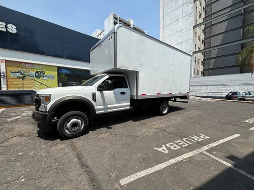 Ford F-550 6.8 Xl At