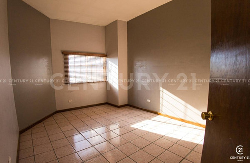 Casa En Renta En Lomas Altas Ii, Chihuahua Chih.