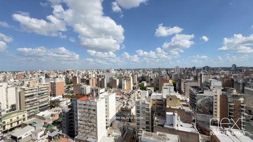 Oportununidad - Venta Amplio Departamento De 100m2 - 2 Dormitorios Mas Comodin Mas Cochera
