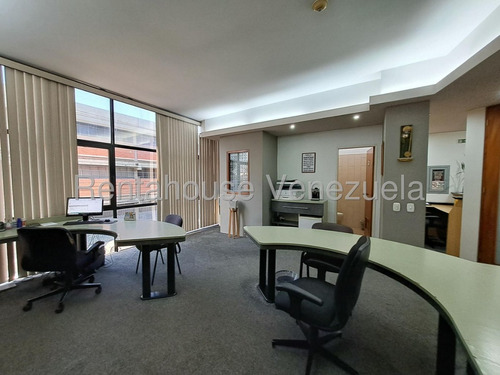 Bella Oficina En Venta Amoblada Zona Centro Calle Rivas Maracay 25-17456 Hc