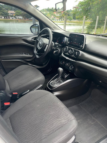 Fiat Cronos 1.3 Drive Flex Aut. 4P