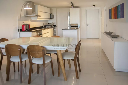 Apartamento En Venta En Torre Esmeralda De 3 Dormitorios , En Punta Del Este