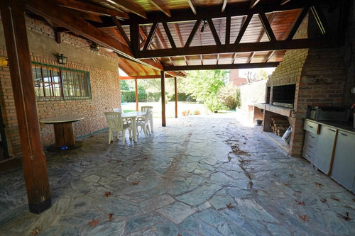 Imagen 24 de 30 de Venta , Casa Con Parque Y Pileta Parque Leloir, Ituzaingo