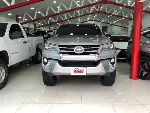 Imagen 2 de 7 de Toyota Fortuner