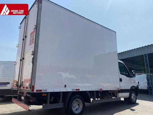 Imagem 3 de 12 de Iveco Daily 55c17