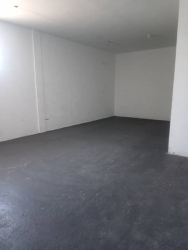 Imagen 11 de 17 de Se Alquila Local Comercial Av. Andres Eloy Blanco