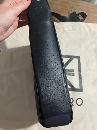 Cartera Bandolera Lazaro Siwa Cuero Negro Lisa (Usado)