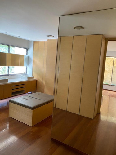 Imagen 2 de 10 de Se Arrienda Penthouse En Medellin, Poblado