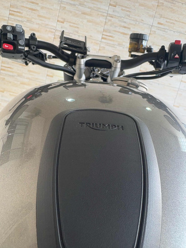 Triumph Speed Twin 1200
