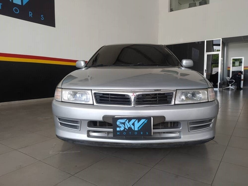 Imagen 2 de 10 de Mitsubishi Signo