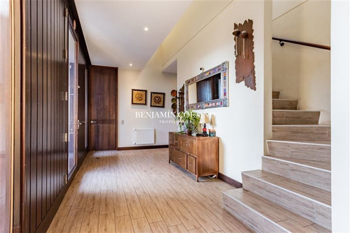 Imagen 4 de 30 de Casa En Venta De 5 Dorm. En Colina