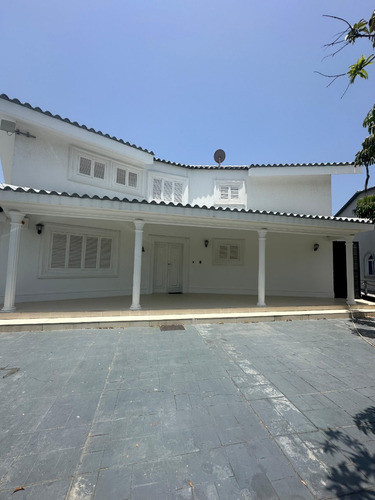 En Venta Doble Parcela Casas Bote A -doris Rodriguez