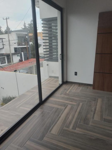 Venta De Casa En Fraccionamiento San Carlos Metepec