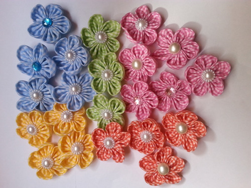 Imagen 1 de 4 de Lindas Flores En Tela