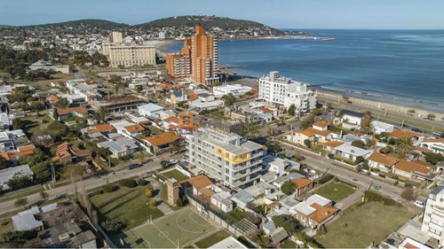 Apartamento En Piriápolis - Zona Centro Ref. 6112