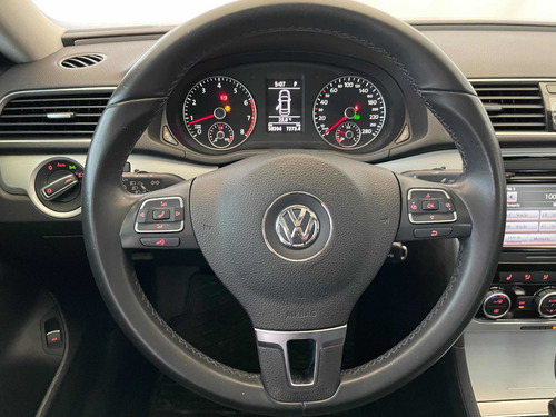 Imagen 11 de 15 de Volkswagen Passat 2013 2.5 Sportline At