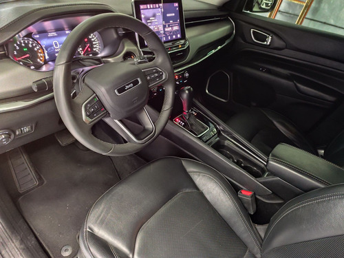 Jeep Compass LONG. T270 1.3 TB 4x2 Flex Aut.