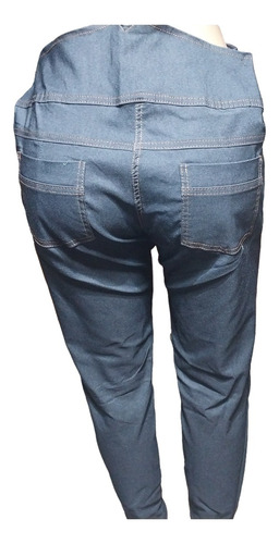 Talle Especial En Pantalón Simil Jean De Mujer