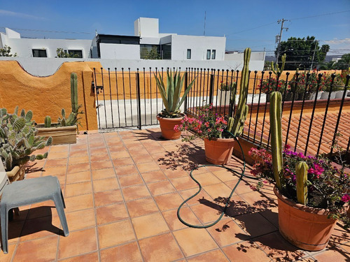 Casa En Venta Tipo Hacienda De Un Piso En Juriquilla Queretaro