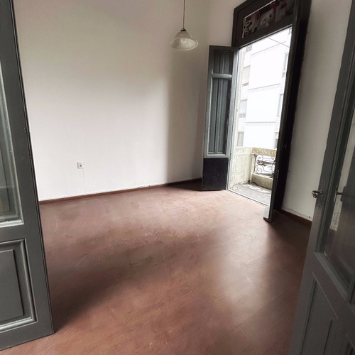 Alquiler De Amplia Casa Con 3 Dormitorios Y 2 Baños En Cordon Ideal Empresa
