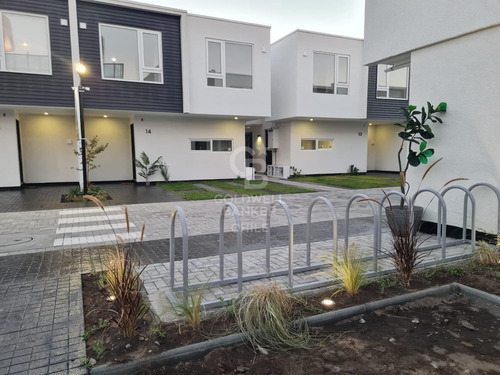 Condominio Terminado, Gran Conectividad Y Servicios A Metros
