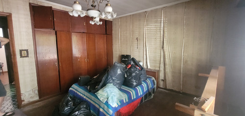 Venta En Block, Casa De 5 Ambiente + Galpón De Loza