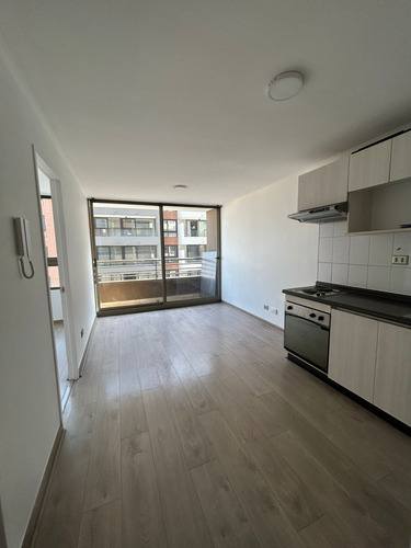 Arriendo Depto. De 1d1b A Pasos De Metro El Parron