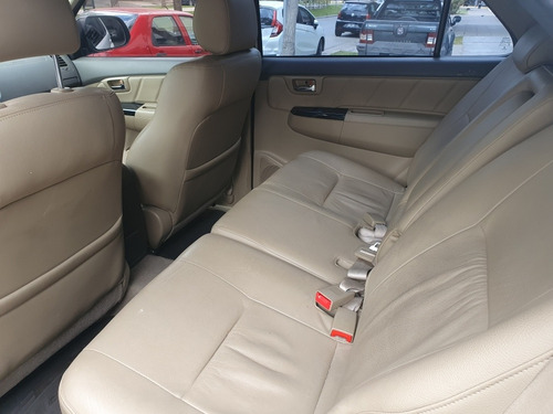 Toyota Sw4 2013 2.7 Srv Cuero Vvti 4x2 4at 5 Asientos
