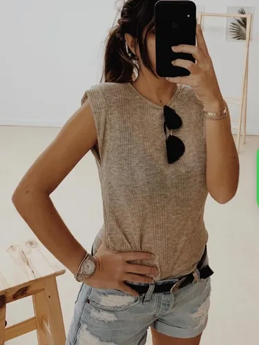 Remera hombreras sale