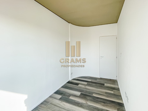Venta De Departamento Dos Dormitorios, La Plata