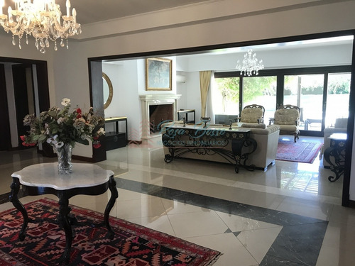 Casa En Golf, 6 Dormitorios *- Ref: 6099