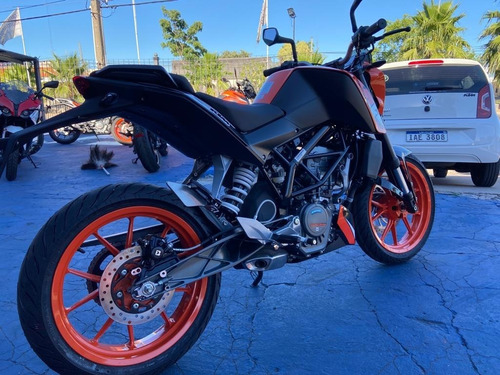 Ktm- Duke 200